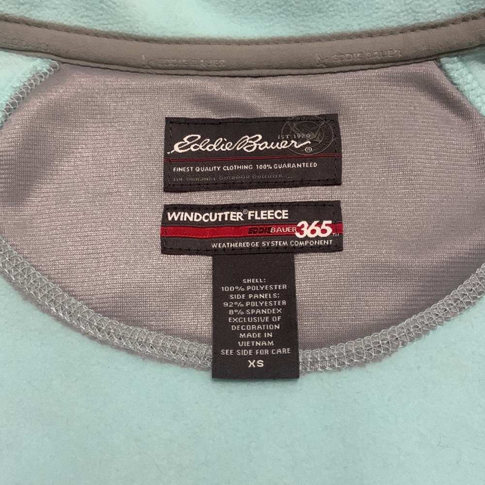 Like New Women’s Fleece Vest! - Picture 4 of 4